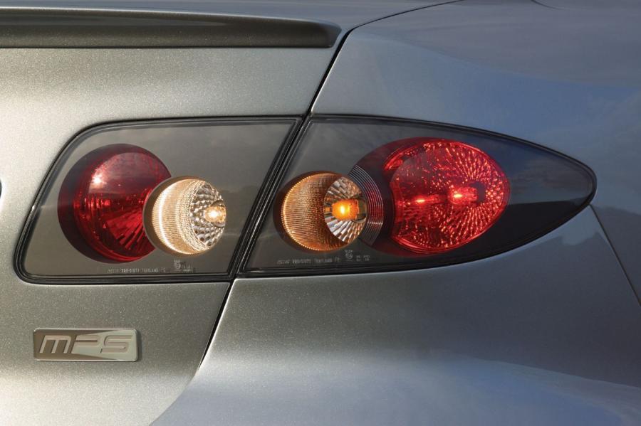  Mazda6 MPS Concept 2002 года  (фото 7 из 10)